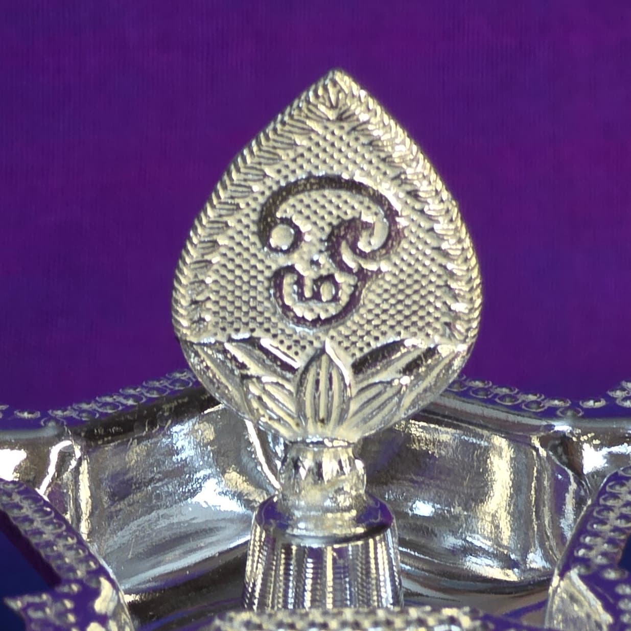 Silver Murugan Vel Lamp thumbnail 4