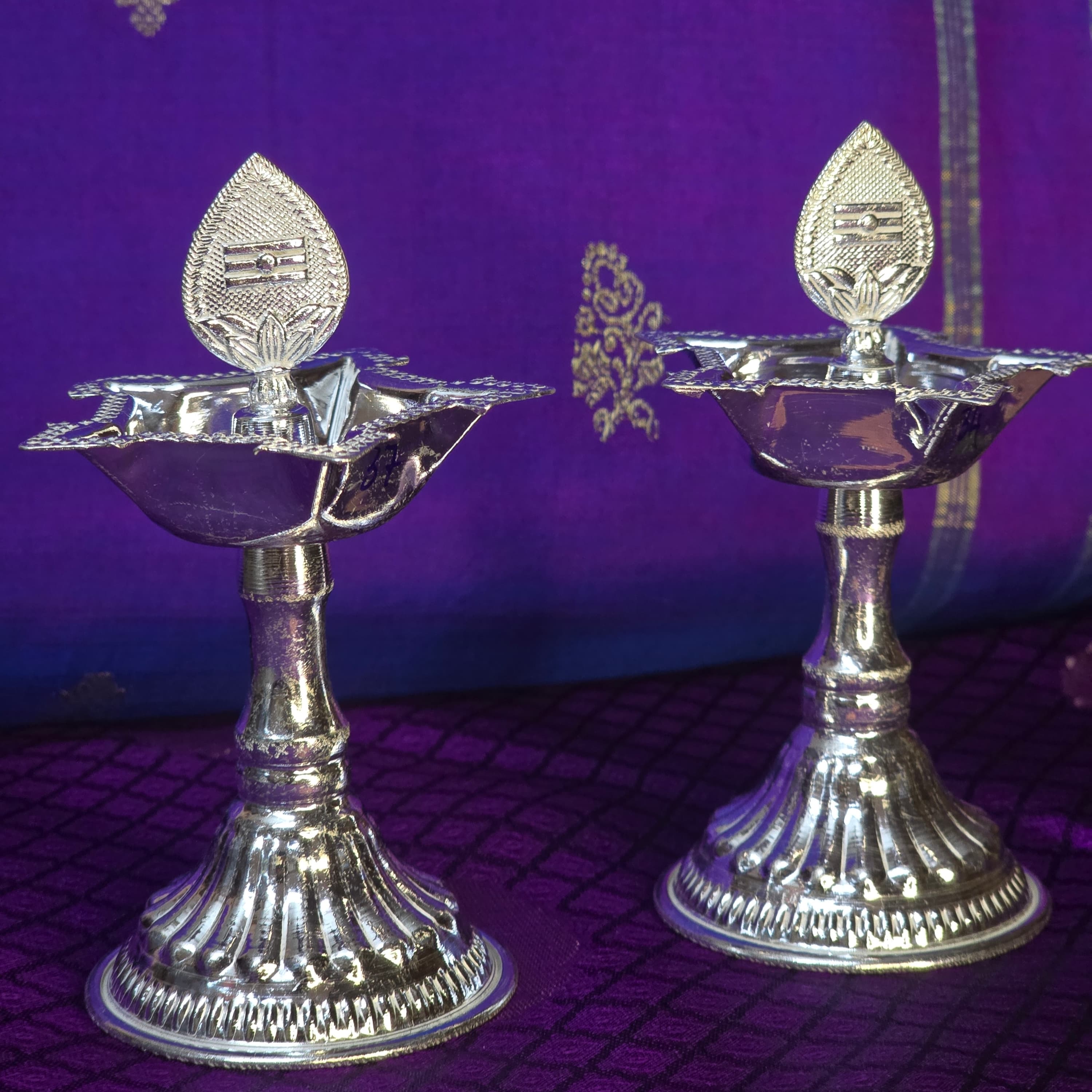 Silver Murugan Vel Lamp thumbnail 1